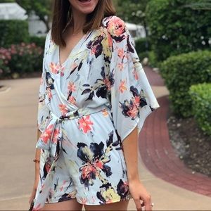 Lulu’s Paraiso floral romper